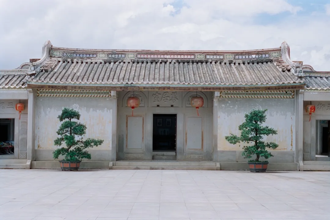 三峡游轮旅游线路设计中的安全标准与应急预案编制规范